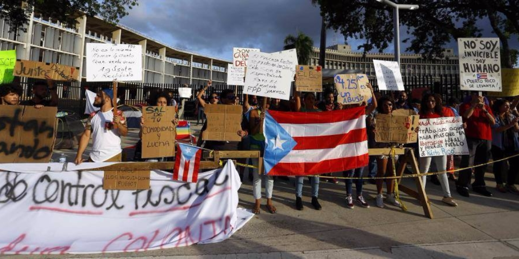 Foto tomada de http://todosunidosdescolonizarpr.blogspot.com